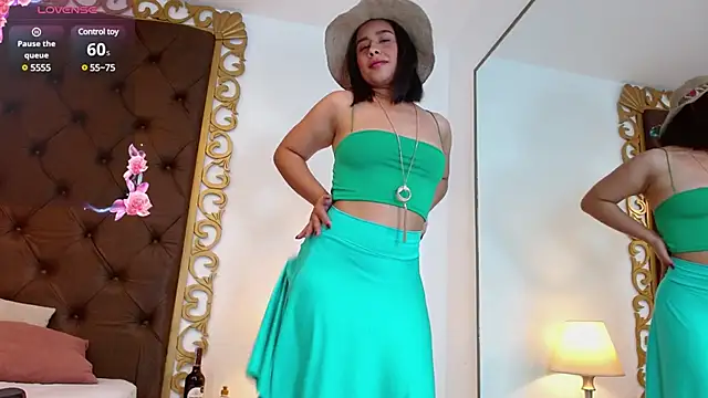 Snapshot of SofiiaMartinez_ chatting on March 15, 11:19 am SofiiaMartinez online show from March 15, 11:19 am