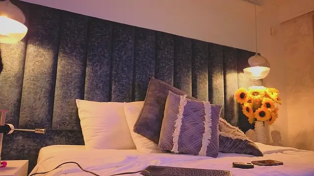 Ariannaa Suarez1 online show from April 4, 8:04 pm