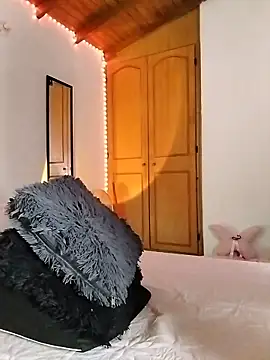 morenosiam online show from December 20, 5:21 am