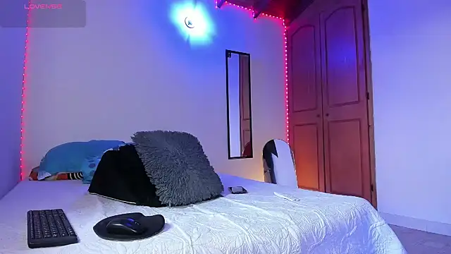 morenosiam online show from October 26, 9:59 pm