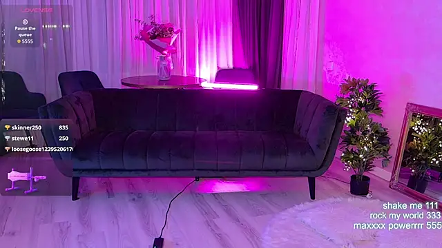 CutiePie69   online show from April 21, 1:42 am
