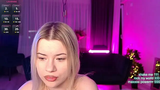 Snapshot of CutiePie69__ chatting on February 6, 8:49 pm CutiePie69 online show from February 6, 8:49 pm