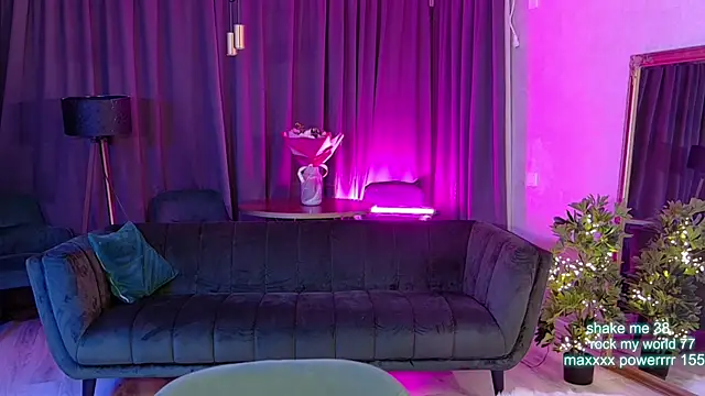 Snapshot of CutiePie69__ chatting on October 19, 8:22 pm CutiePie69 online show from October 19, 8:22 pm