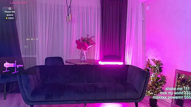 Snapshot of CutiePie69__ chatting on February 3, 2:53 am CutiePie69 online show from February 3, 2:53 am