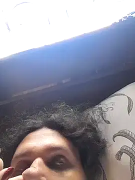 Snapshot of daimarilia chatting on March 18, 7:33 pm daimarilia online show from March 18, 7:33 pm