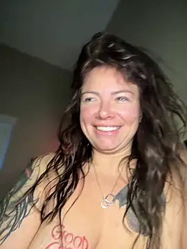 Snapshot of NaughtyLittleVeteran chatting on September 10, 1:43 pm NaughtyLittleVeteran online show from September 10, 1:43 pm