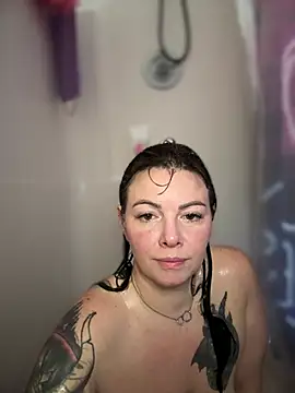 Snapshot of NaughtyLittleVeteran chatting on March 7, 12:12 pm NaughtyLittleVeteran online show from March 7, 12:12 pm