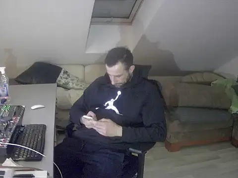 gryzoon online show from February 4, 8:15 pm