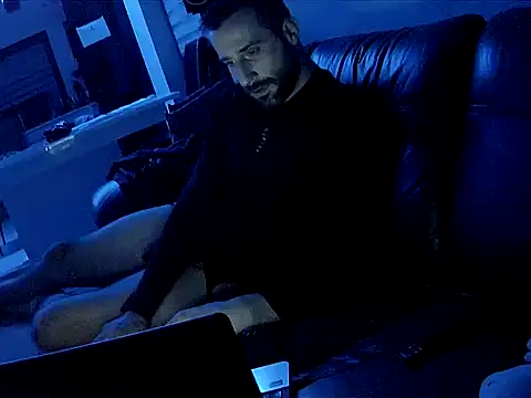 Snapshot of gryzoon chatting on October 9, 12:33 am gryzoon online show from October 9, 12:33 am