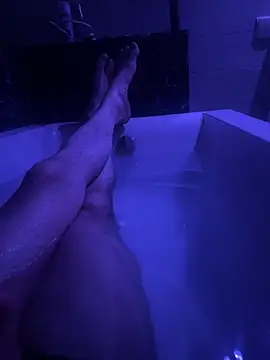 gryzoon online show from April 2, 8:48 pm