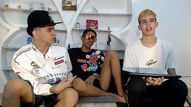 KING OFF BOYS online show from December 2, 1:35 pm