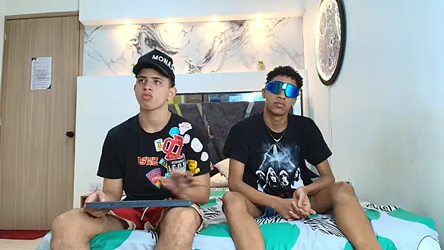 KING OFF BOYS online show from October 17, 1:24 pm