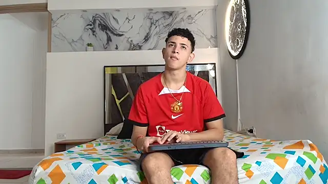 KING OFF BOYS online show from October 6, 1:12 pm