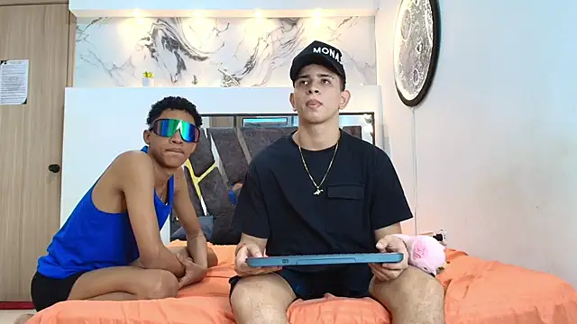 KING OFF BOYS online show from October 16, 3:09 pm