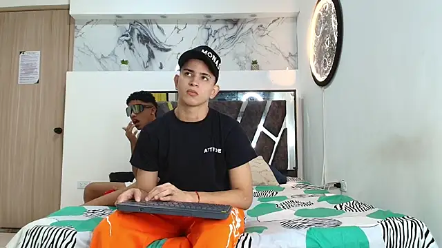 KING OFF BOYS online show from September 13, 1:22 pm