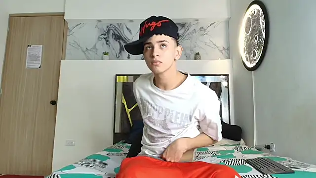 KING OFF BOYS online show from October 21, 1:21 pm