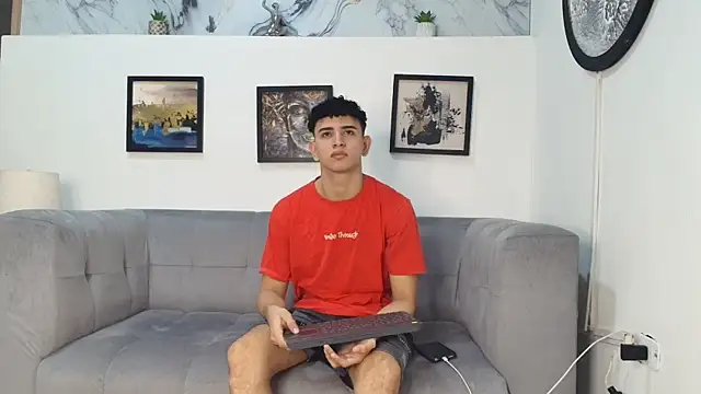 KING OFF BOYS online show from December 20, 1:03 pm