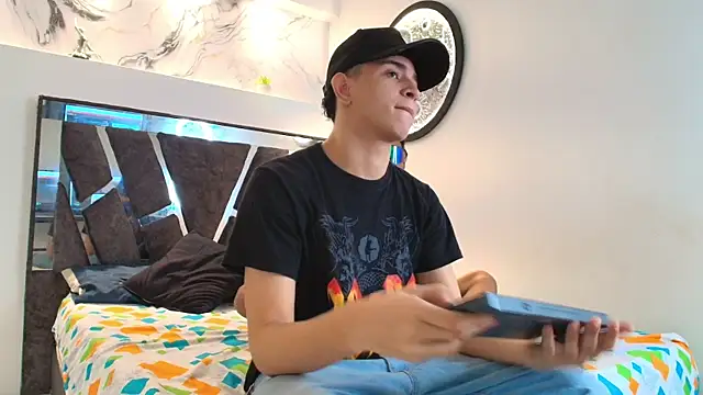 KING OFF BOYS online show from November 20, 1:34 pm