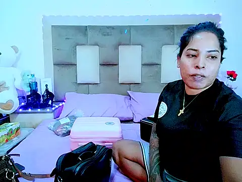 indiantopaz694u online show from June 2, 6:13 am