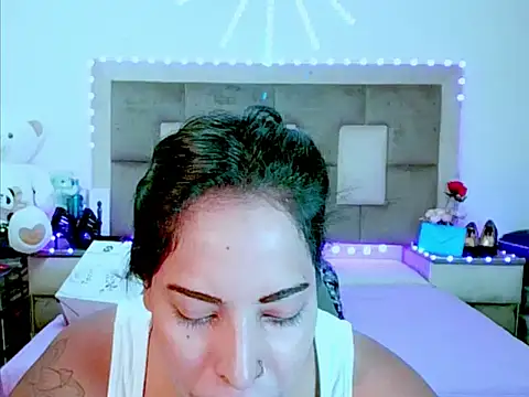 indiantopaz694u online show from May 6, 4:44 pm