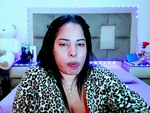 Snapshot of indiantopaz694u chatting on July 17, 5:59 am indiantopaz694u online show from July 17, 5:59 am