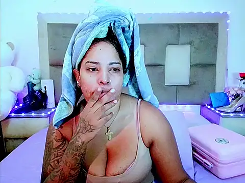 Snapshot of indiantopaz694u chatting on July 11, 5:30 am indiantopaz694u online show from July 11, 5:30 am
