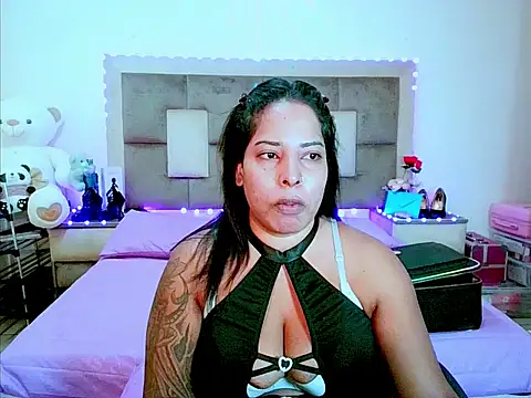 indiantopaz694u online show from May 22, 4:32 am