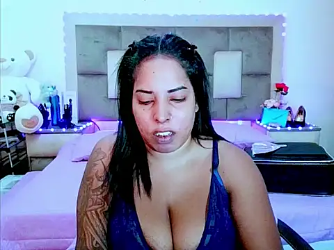 indiantopaz694u online show from May 25, 4:45 am