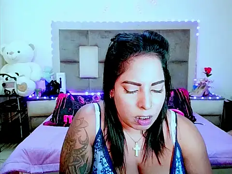 Snapshot of indiantopaz694u chatting on June 29, 10:48 am indiantopaz694u online show from June 29, 10:48 am