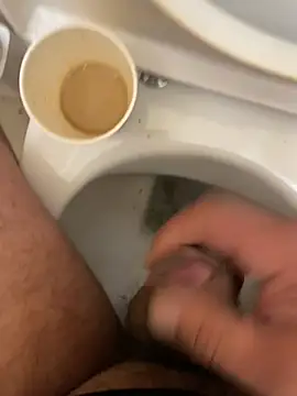 Snapshot of Alexander18edd chatting on November 21, 1:32 pm Alexander18edd online show from November 21, 1:32 pm