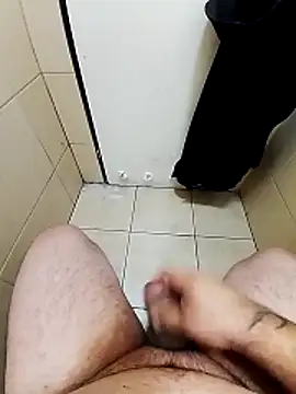 Snapshot of Alexander18edd chatting on December 16, 7:45 am Alexander18edd online show from December 16, 7:45 am