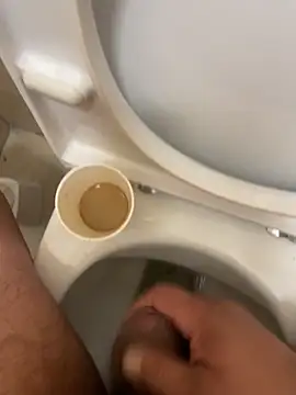 Snapshot of Alexander18edd chatting on November 24, 1:33 pm Alexander18edd online show from November 24, 1:33 pm