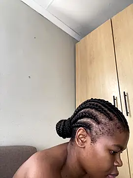 Snapshot of _DollFace_ chatting on November 14, 10:08 am DollFace online show from November 14, 10:08 am