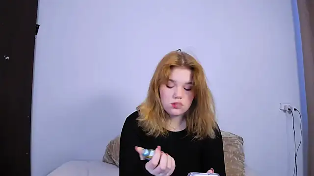 LaseyMoon online show from September 14, 2:12 am