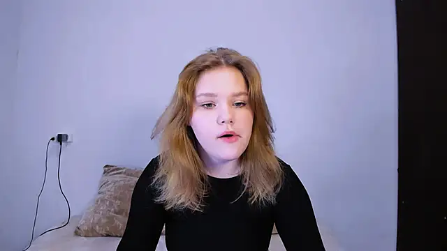 LaseyMoon online show from October 28, 10:20 pm