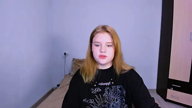 LaseyMoon online show from November 27, 1:50 am