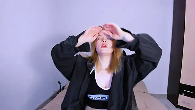 LaseyMoon online show from November 15, 1:42 am