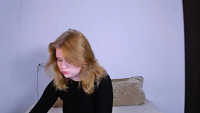 LaseyMoon online show from October 18, 10:34 pm