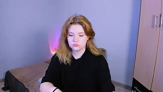 LaseyMoon online show from November 8, 1:42 am