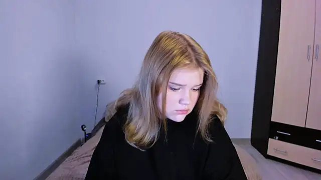 LaseyMoon online show from November 23, 1:48 am