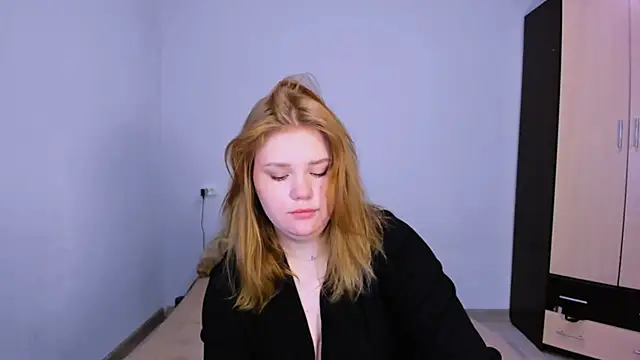 LaseyMoon online show from November 25, 2:45 am