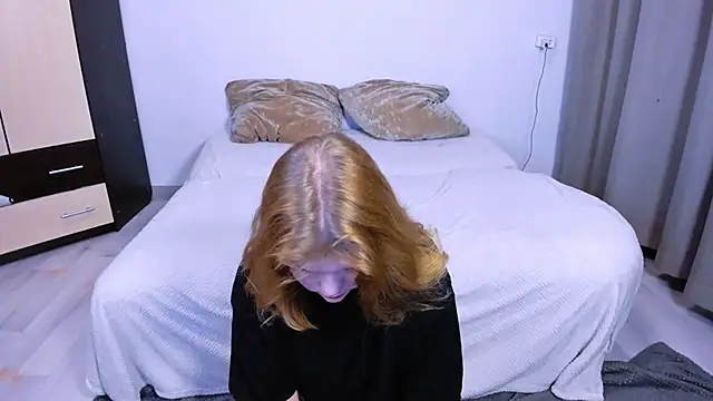 LaseyMoon online show from October 8, 11:34 am