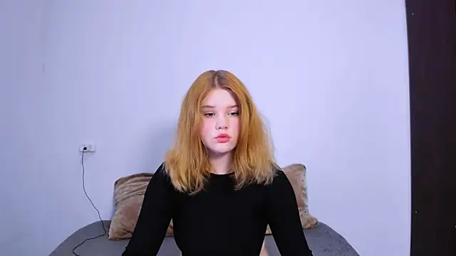 LaseyMoon online show from October 13, 10:10 pm