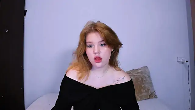 LaseyMoon online show from September 19, 11:25 am