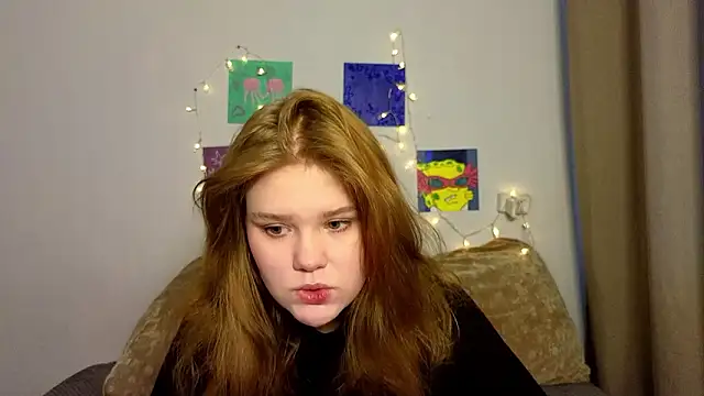 LaseyMoon online show from March 4, 6:32 am