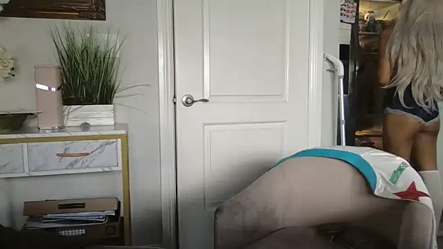 princesskimamii online show from September 27, 11:33 pm