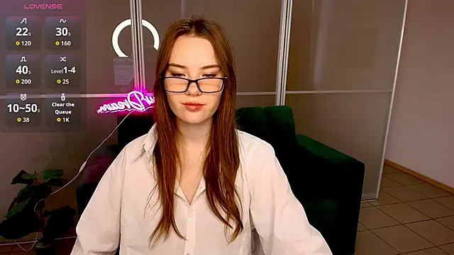 Snapshot of ElenaOconar chatting on October 20, 5:53 am ElenaOconar online show from October 20, 5:53 am