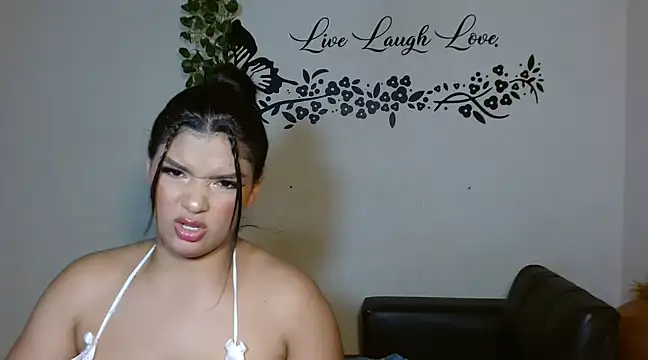 Adele Adkins19 online show from March 12, 6:32 pm