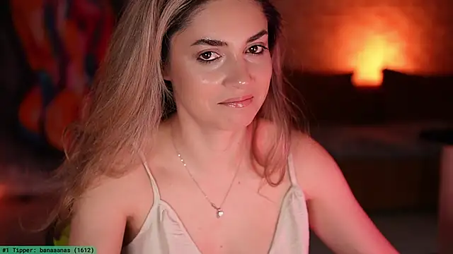 Snapshot of _Allie_ chatting on March 21, 5:21 am Allie online show from March 21, 5:21 am