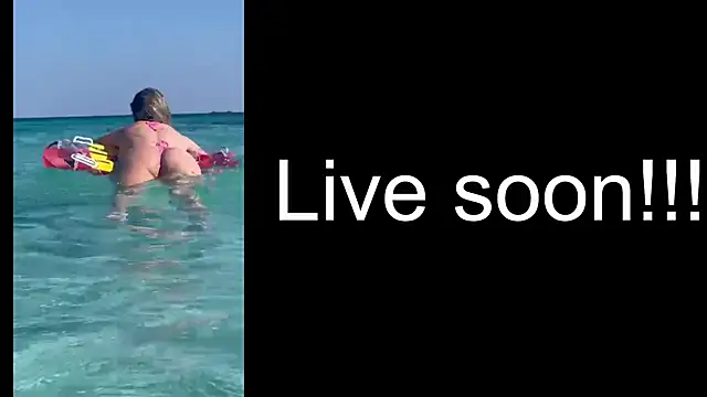 Snapshot of _Allie_ chatting on October 30, 6:01 am Allie online show from October 30, 6:01 am